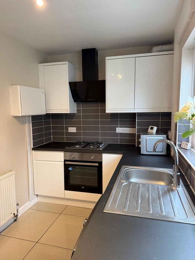 Middleton Boulevard: 4 Bedroom Student (Jubilee) NG8 1FX - Thumbnail 3